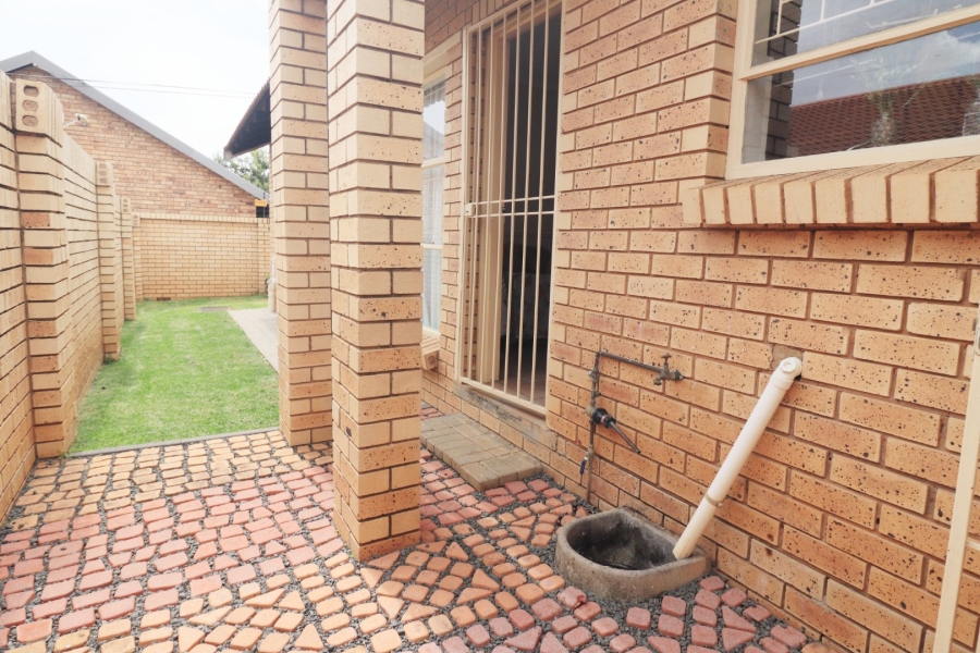 3 Bedroom Property for Sale in Langenhovenpark Free State
